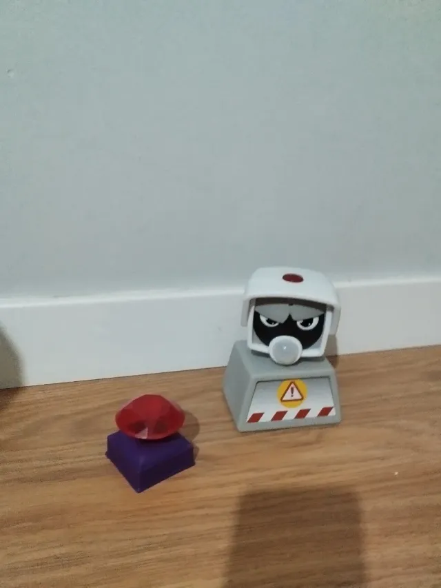 Juego Cámara Espía con Gema Roja