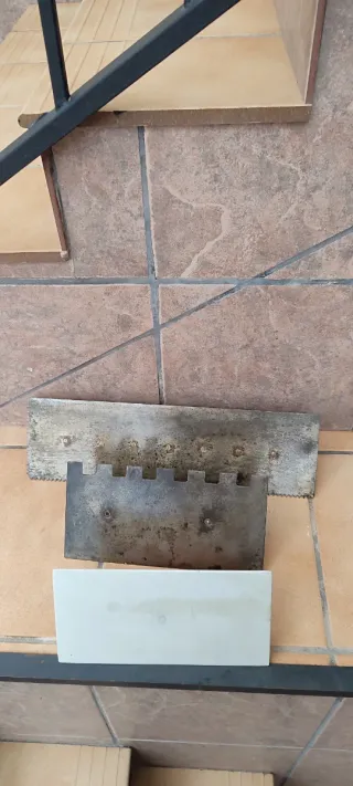 Lote Herramientas Albañil: Cizallas, Paletas, Mezc