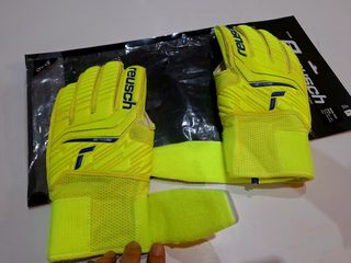 Guantes Portero fútbol Reusch Attrakt Talla 7