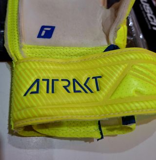 Guantes Portero fútbol Reusch Attrakt Talla 7
