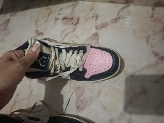 Jordan 1 Mid Pink Black White