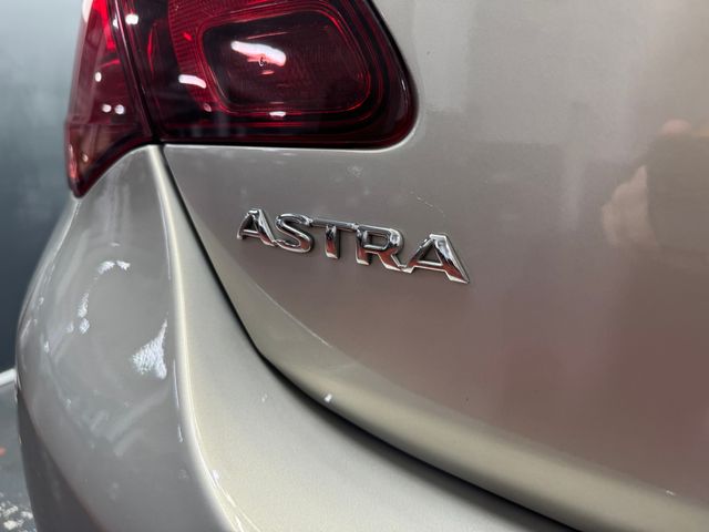 Opel Astra 2010