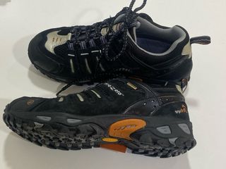 Zapatos Mezera Negros y Plateados Nuevos