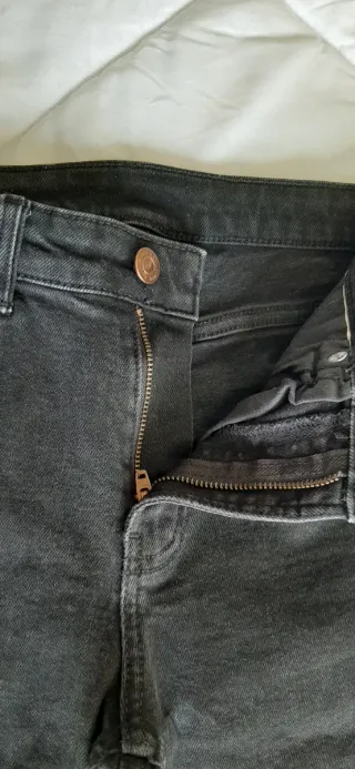 Pantalón vaquero negro mujer