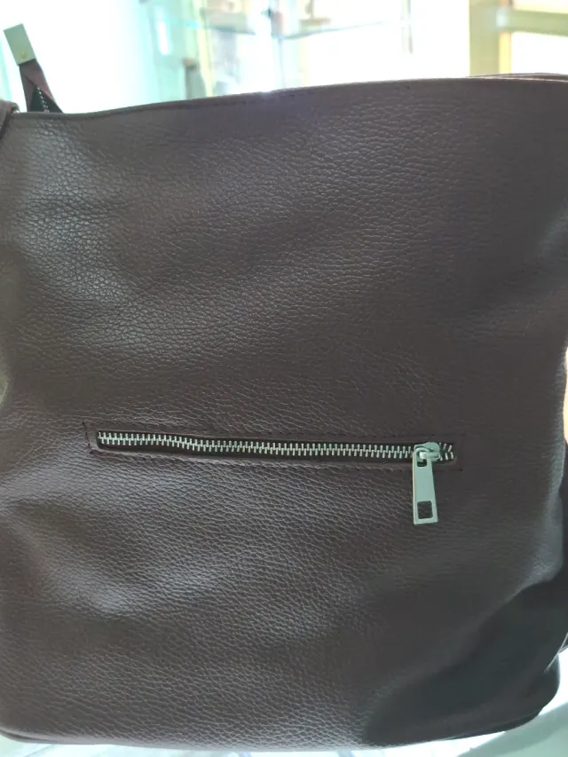 Bolso de piel  color granate