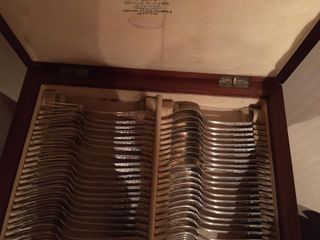 Cubertería Luis Espuñes con mueble