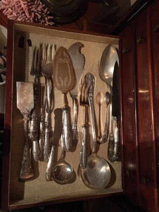 Cubertería Luis Espuñes con mueble