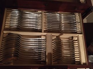 Cubertería Luis Espuñes con mueble