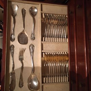 Cubertería Luis Espuñes con mueble