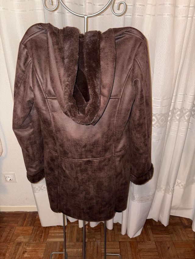 Abrigo Trizas Marrón Forro Pelito suave calentito.