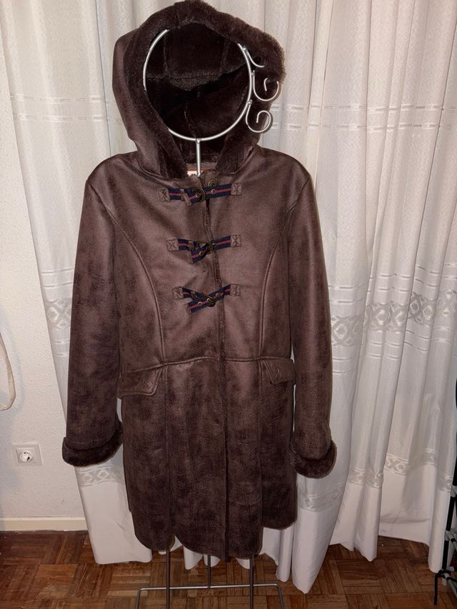 Abrigo Trizas Marrón Forro Pelito suave calentito.