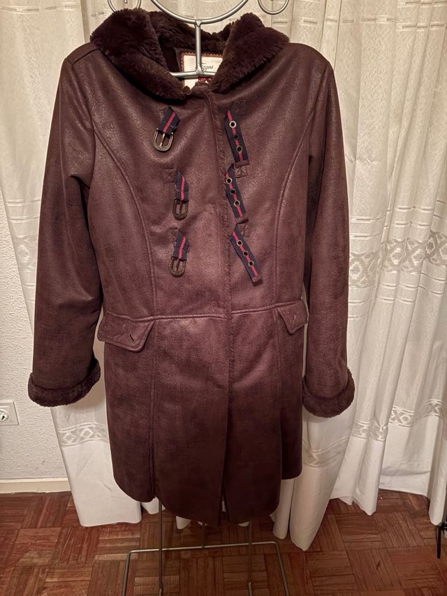 Abrigo Trizas Marrón Forro Pelito suave calentito.