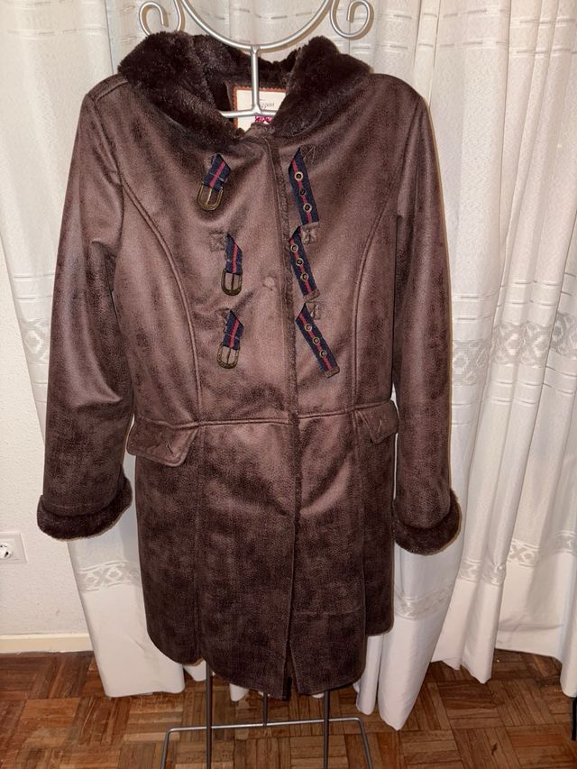 Abrigo Trizas Marrón Forro Pelito suave calentito.