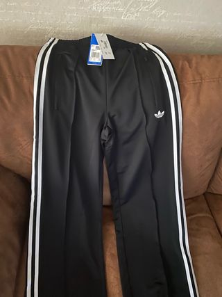 Pantalón Adidas Negro con Rayas Blancas