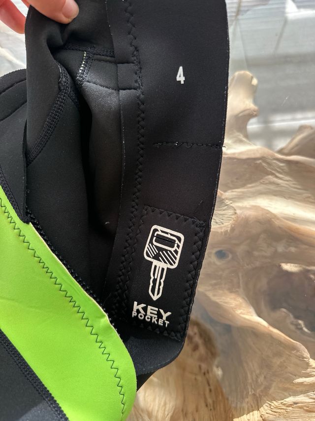 Traje neopreno niño talla 4