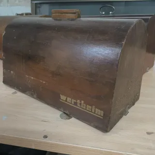 Tapa de máquina de coser