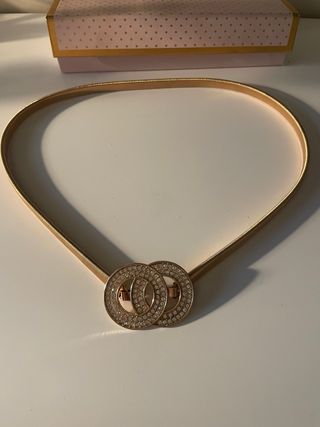 Cinturón dorado con doble anilla y pedrería