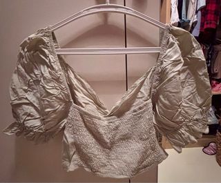 Blusa crop verde pastel