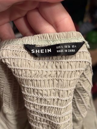 Blusa crop verde pastel