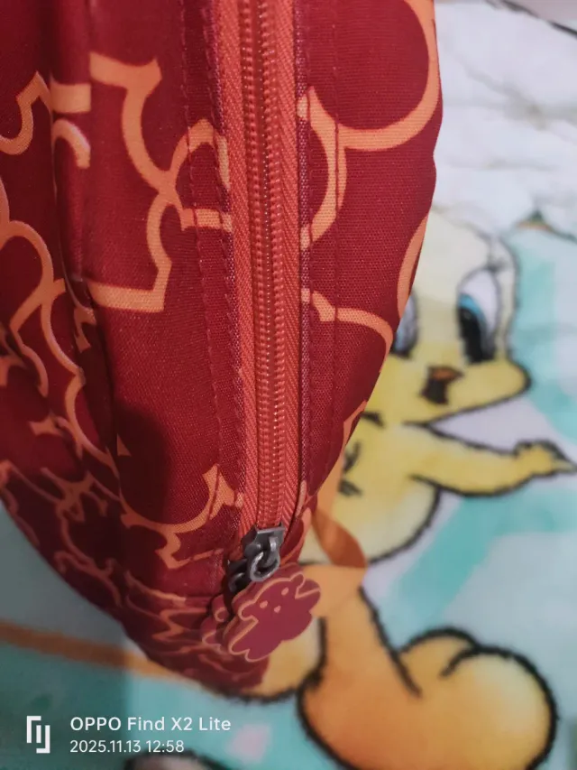 Mochila Tous Roja con Estampado Dorado