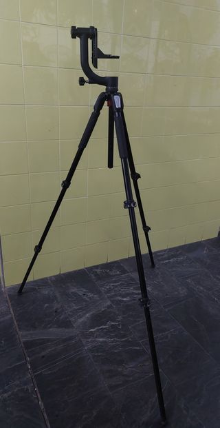 Trípode Manfrotto 055