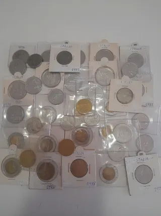 Monedas Italia. Lote con 42 piezas muy variados