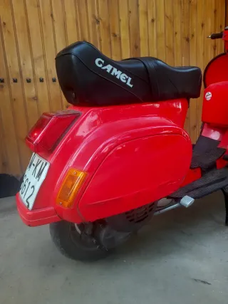 Vespa PK 125 Roja