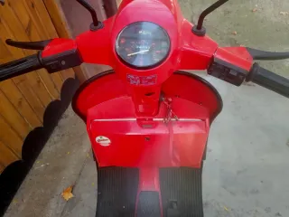 Vespa PK 125 Roja
