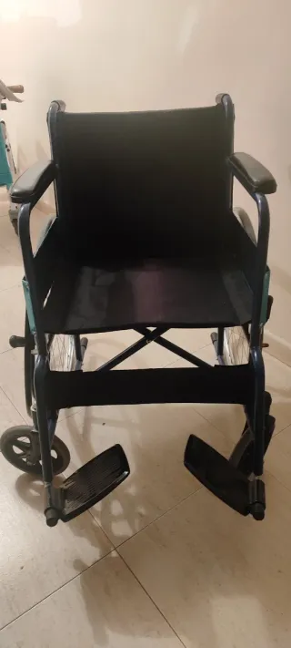 Silla de ruedas Mobiclinic - Perfecto estado