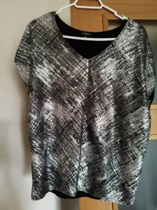Jersey plateado y negro talla M