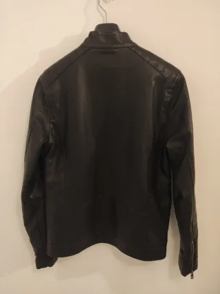 Cazadora cuero negra