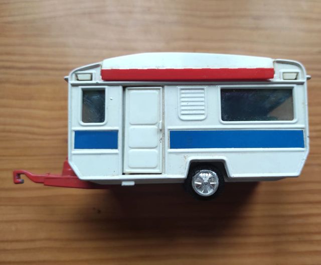 Caravana JOAL 1/43 (R:150)