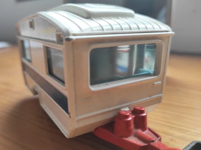 Caravana JOAL 1/43 (R:150)