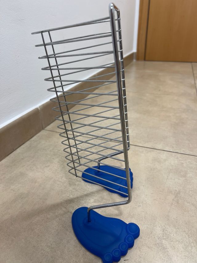 Soporte para CDs con pies azules