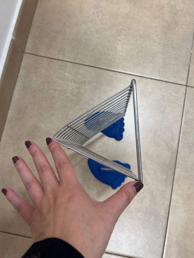 Soporte para CDs con pies azules