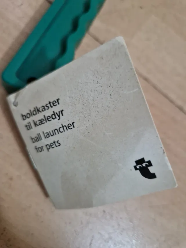 Lanzador pelotas+Limpiador patitas perro