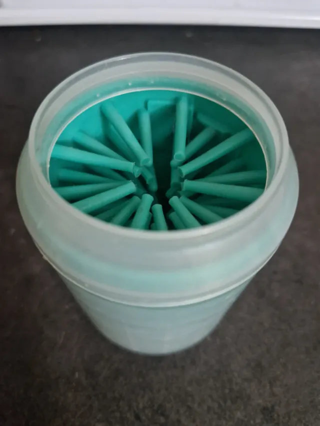 Lanzador pelotas+Limpiador patitas perro