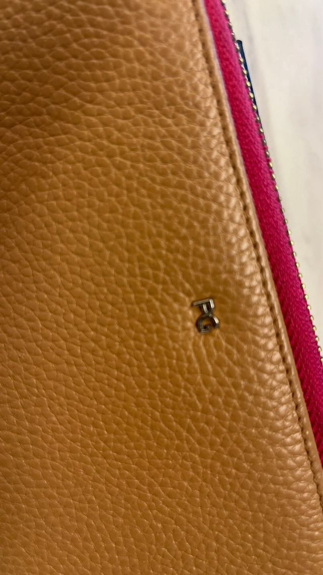 Monedero Purificación García cuero camel