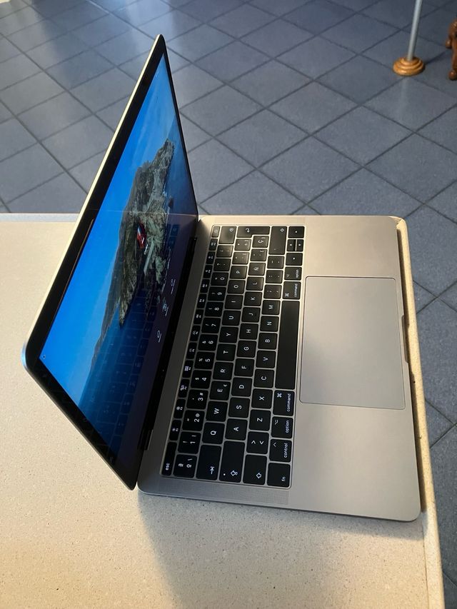 MacBook Pro 13 Apple Plata/Gris Espacial