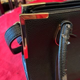 Borsa elegante nera in ecopelle con dett. dorati