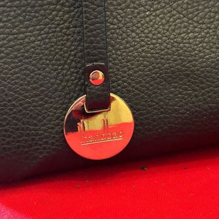 Borsa elegante nera in ecopelle con dett. dorati