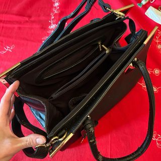 Borsa elegante nera in ecopelle con dett. dorati