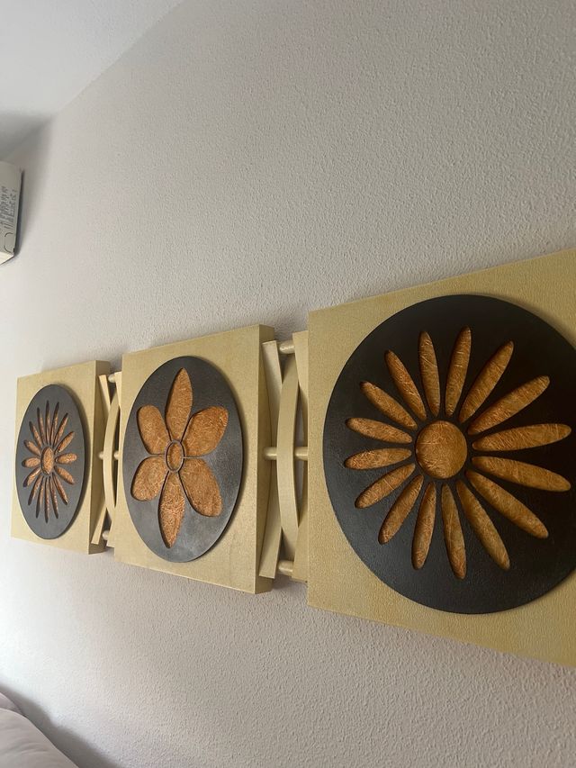 Tríptico decorativo de flores de madera