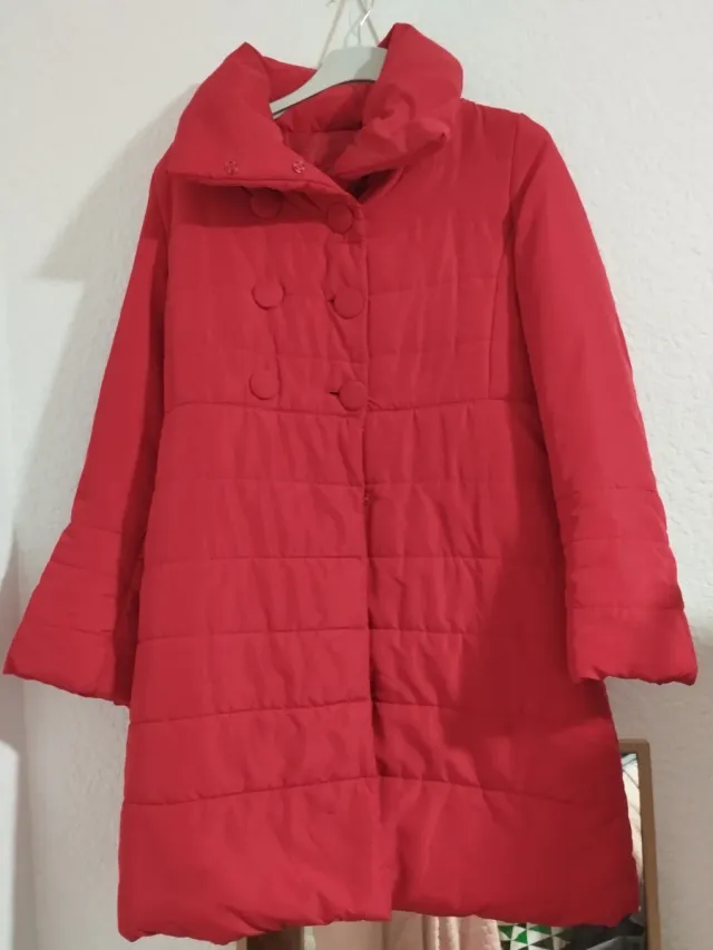 Abrigo acolchado rojo