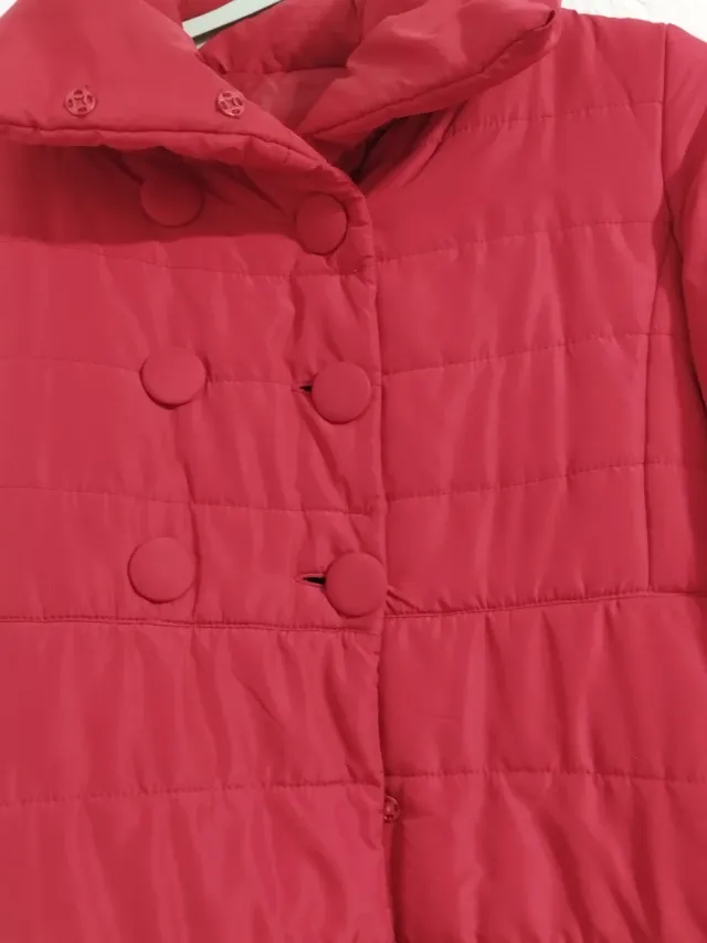 Abrigo acolchado rojo