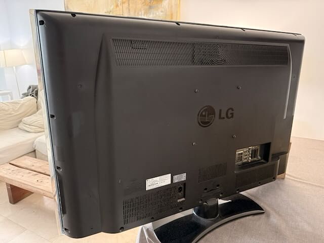 TV LCD LG 47" 47LH5000 Panorámico