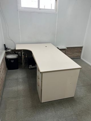 Mesa de oficina L blanca