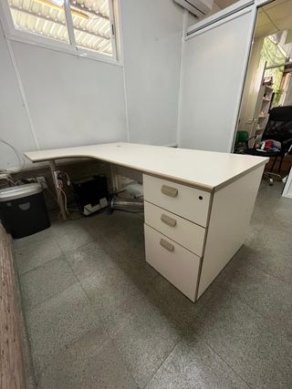 Mesa de oficina L blanca