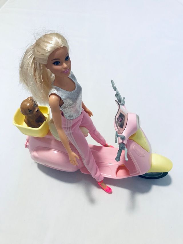 Moto Barbie con cagnolino