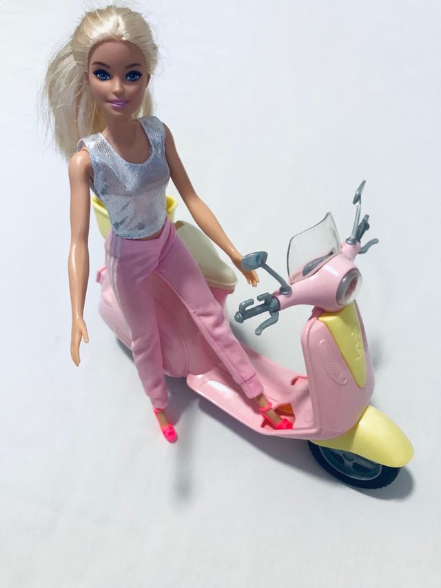 Moto Barbie con cagnolino